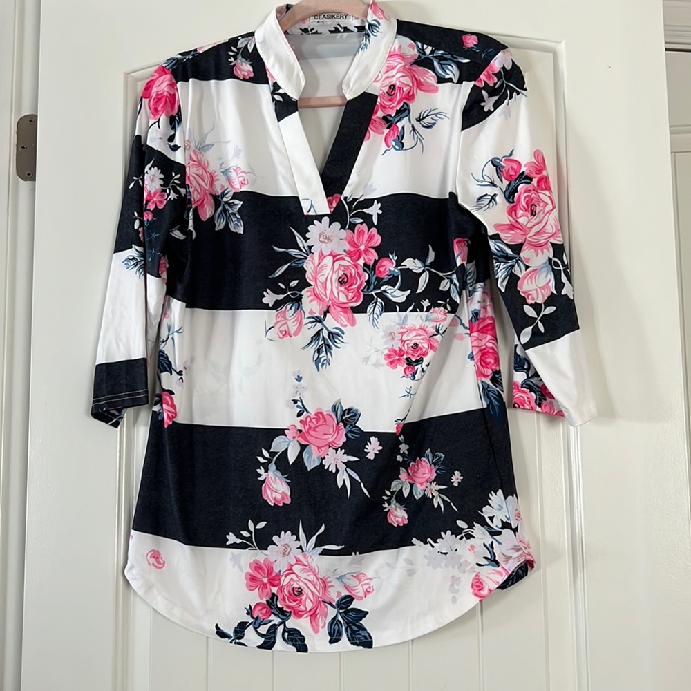 Patterned 3/4 in sleeve top